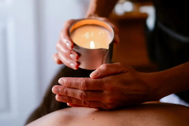 Massage à la Bougie par Marion de l'Envol des Sens - Masseuse en Drôme 26 Montélimar